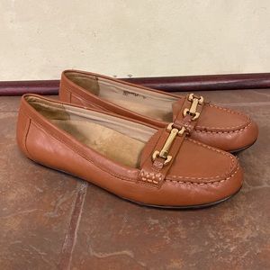 New Vionic VS082 Womens Kenya Loafer Flat Shoes Tan Leather Slip On size 9
